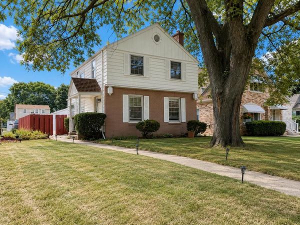 2423 S 60th STREET, West Allis, WI 53219