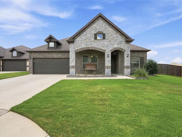 514 Kettlewood Court, Justin, TX 76247