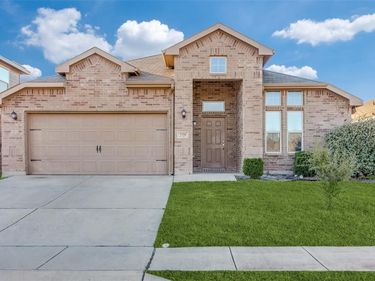 2729 Adams Fall Lane, Fort Worth, TX 76123