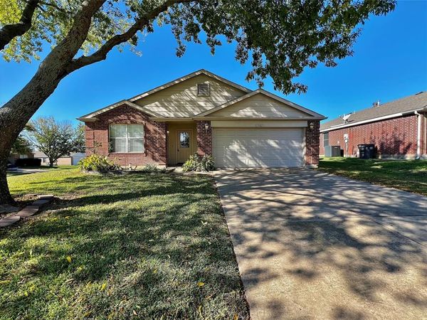 1901 Berkeley Drive, Glenn Heights, TX 75154