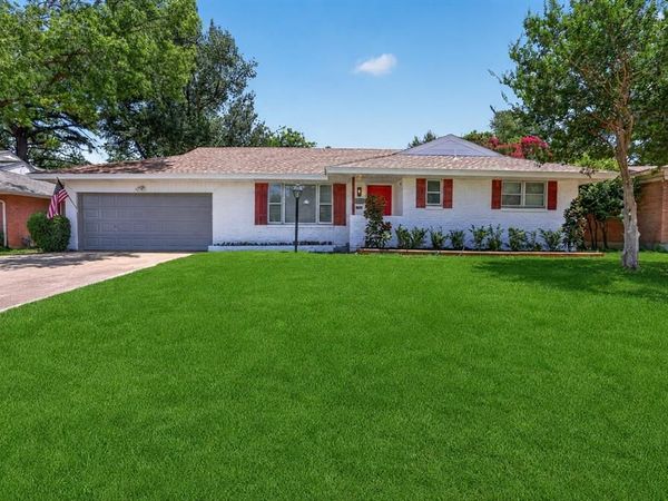 1207 College Oaks Drive, Arlington, TX 76010