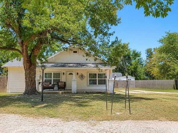 200 S Mimosa Street, Paradise, TX 76073