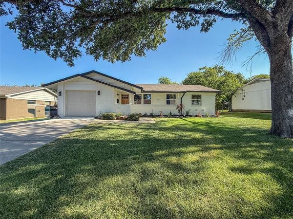 3061 Old North Road , Farmers Branch, TX 75234