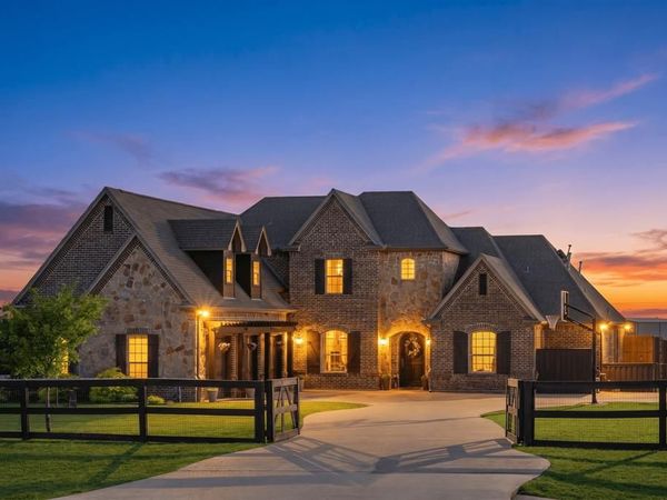 6224 Meadowlands Drive, Krum, TX 76249