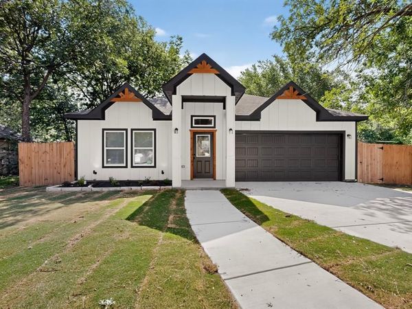 724 N Clements Street, Gainesville, TX 76240