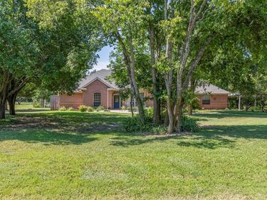 4516 Pecan Meadow Court, Fort Worth, TX 76140