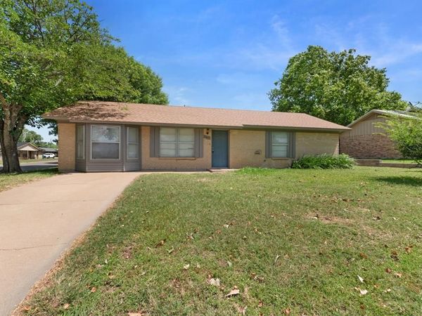 3401 Jewell Drive , Gatesville, TX 76528