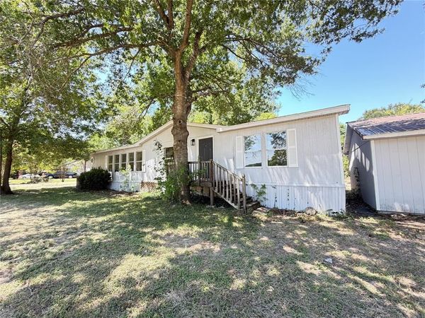 1010 Glen Brook Drive, Pecan Hill, TX 75165