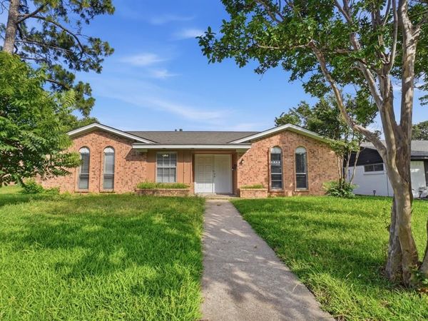 2324 Lovell Drive, Mesquite, TX 75150