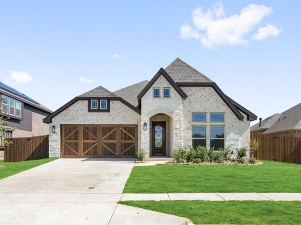 1252 Amberwood Lane, Red Oak, TX 75154