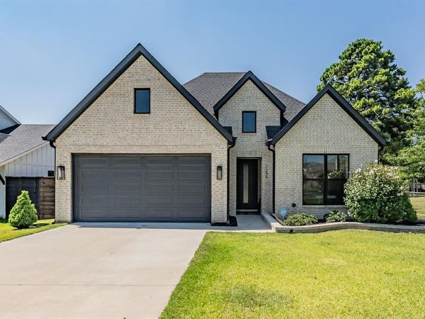 1209 Hilltop Drive, Unit TX, Grapevine, TX 76051