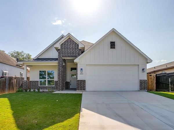 2613 Chestnut Avenue, Fort Worth, TX 76164