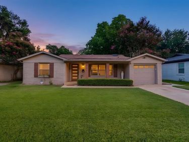 5609 Fursman Avenue, Fort Worth, TX 76114
