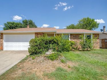7805 Evening Star Drive, Fort Worth, TX 76133