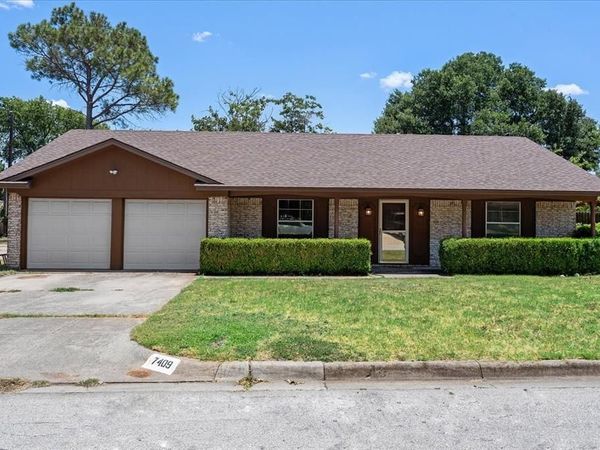 7409 Pinehurst Drive W, Fort Worth, TX 76134