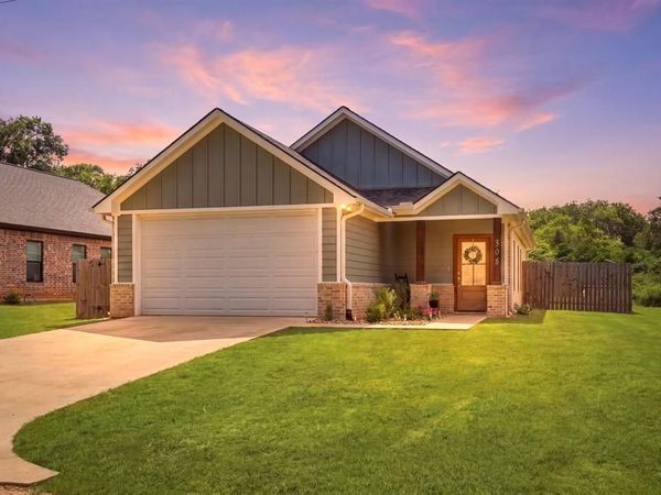 306 Bradford Street, Arp, TX 75750