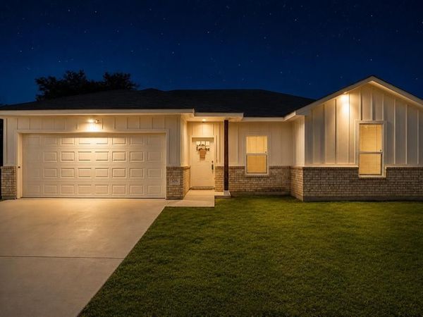 309 Francis Street, Hillsboro, TX 76645
