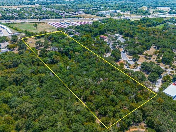 4105 Hickory Tree Road , Balch Springs, TX 75180