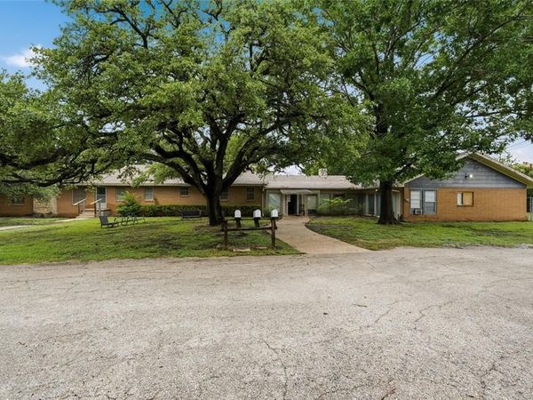 2323 N 39th Street , Waco, TX 76708