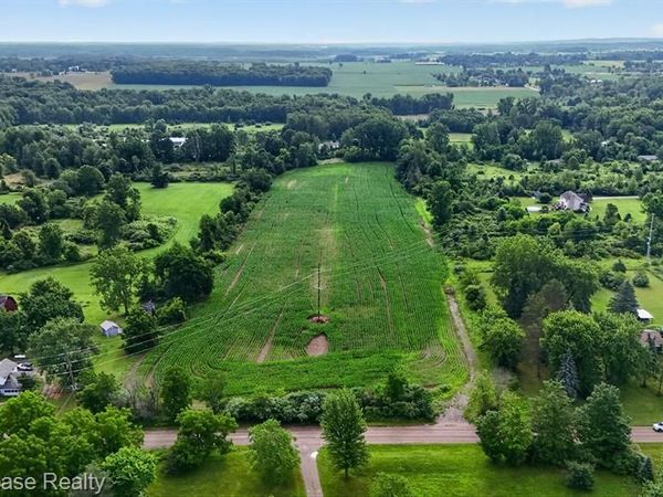 1120 N Gregory Road E, Handy Twp, MI 48836
