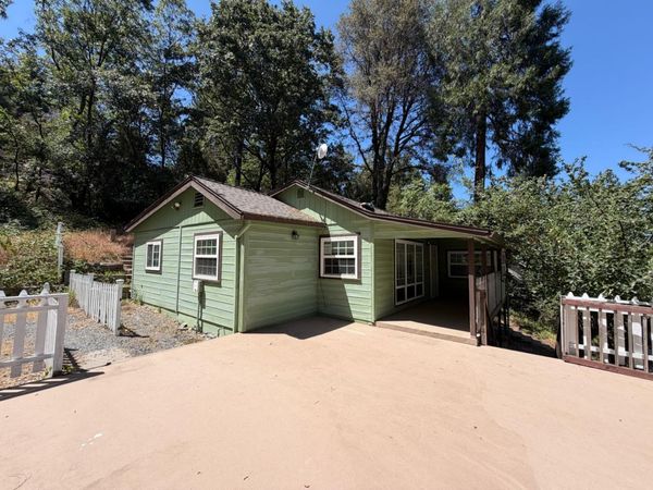 323 Knorr Swiss Ln, Colfax, CA 95713