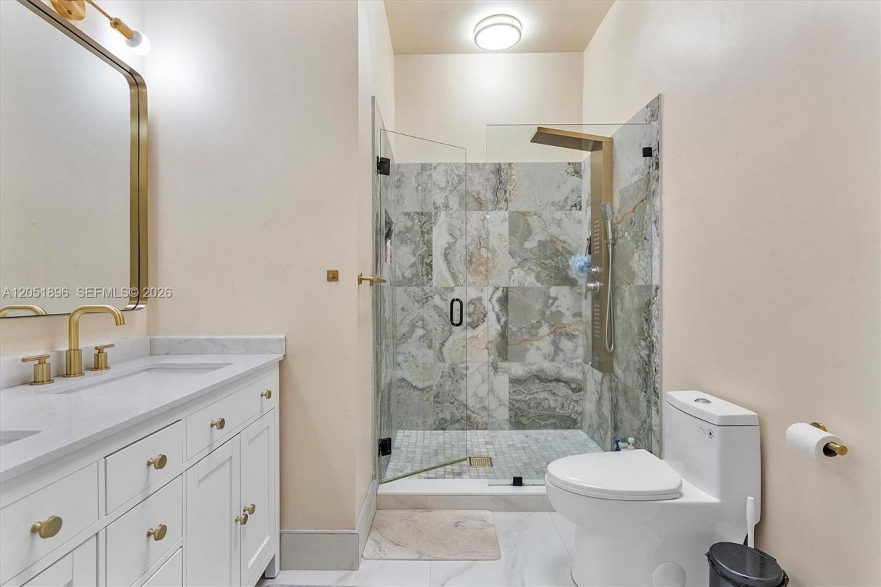 2707 S Parkview Dr, Hallandale Beach, FL 33009 Photo