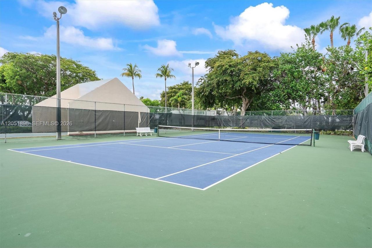 2707 S Parkview Dr, Hallandale Beach, FL 33009 Photo