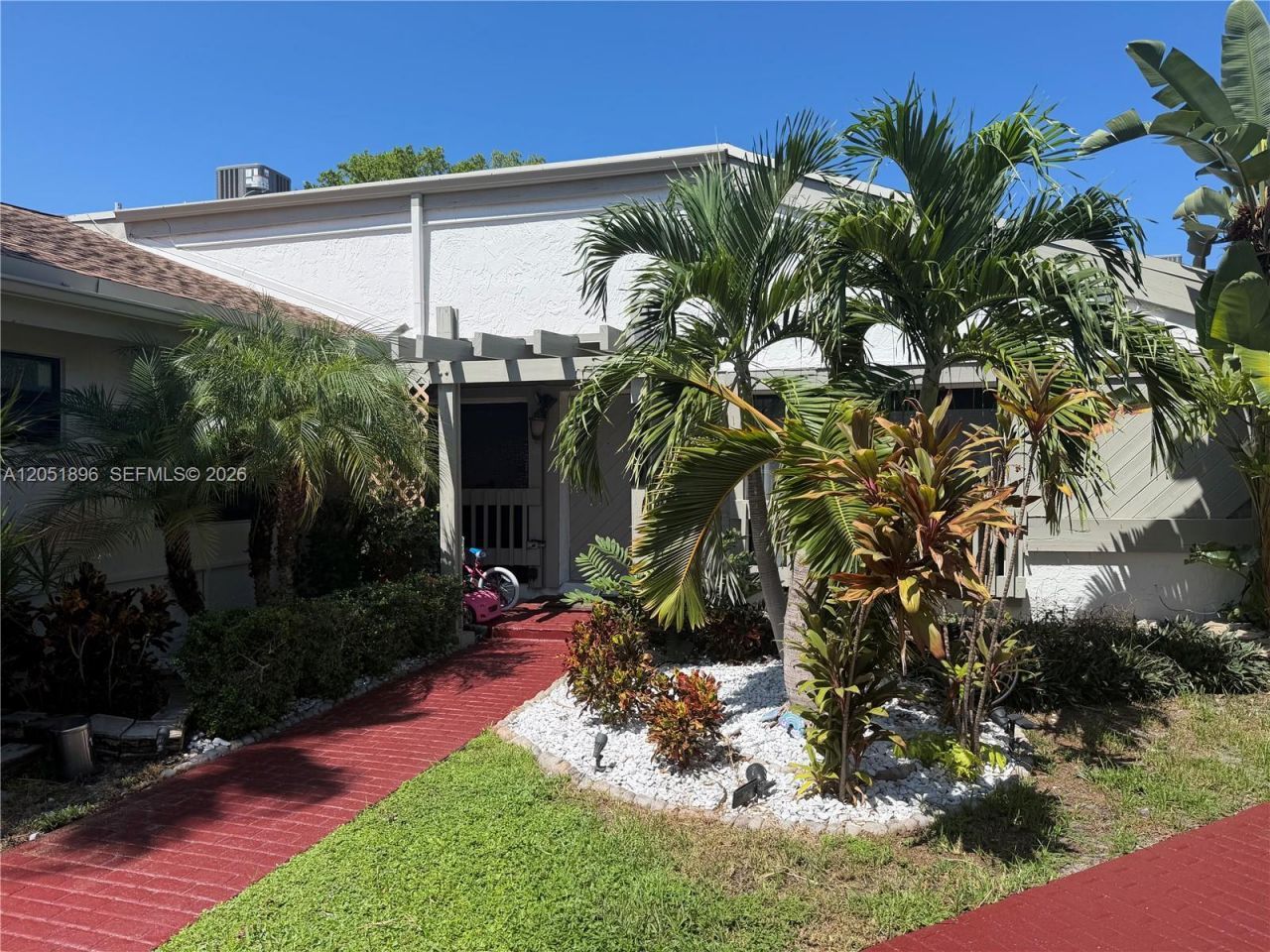 2707 S Parkview Dr, Hallandale Beach, FL 33009 Photo
