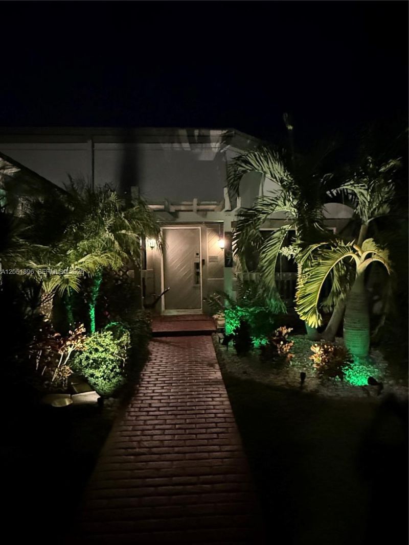 2707 S Parkview Dr, Hallandale Beach, FL 33009 Photo