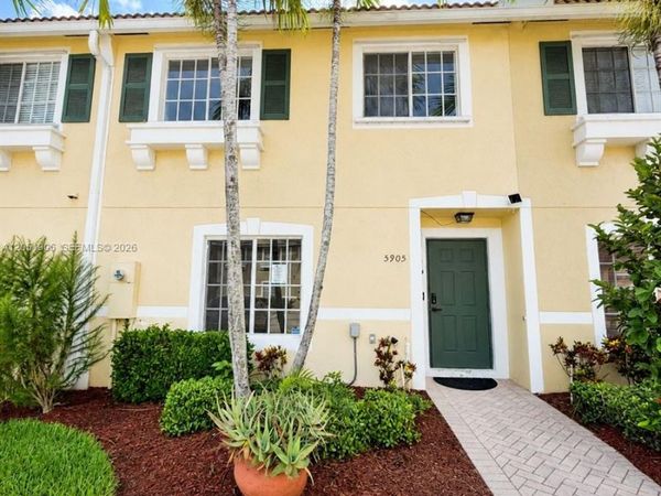 5905 Manchester Way , Tamarac, FL 33321