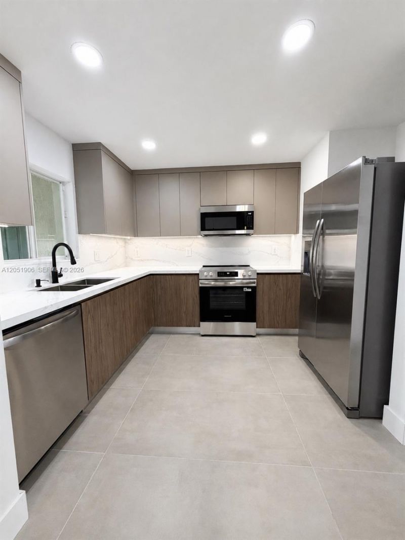 5905 Manchester Way , Tamarac, FL 33321 Photo