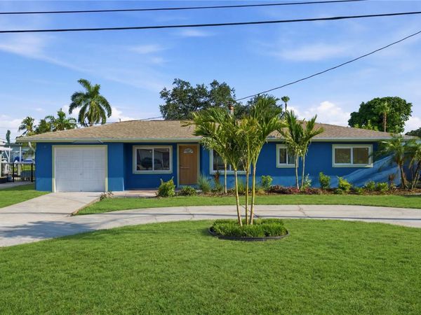9460 TREASURE LANE NE, ST PETERSBURG, FL 33702