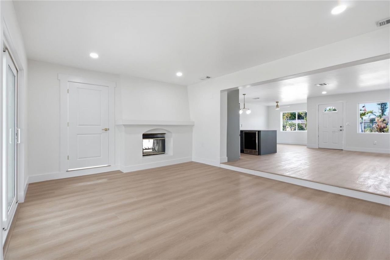 9460 Treasure Lane Ne, Saint Petersburg, FL 33702 Photo