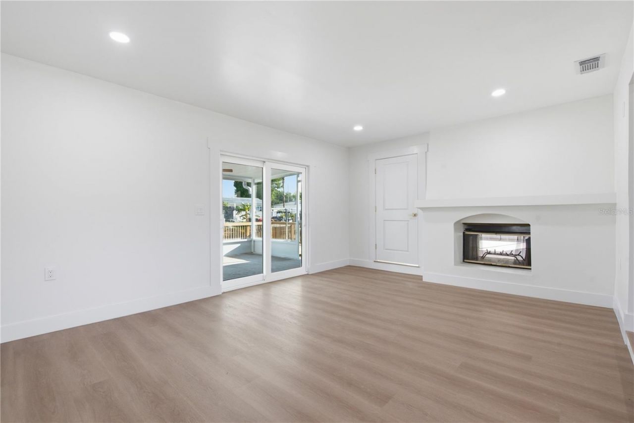 9460 Treasure Lane Ne, Saint Petersburg, FL 33702 Photo
