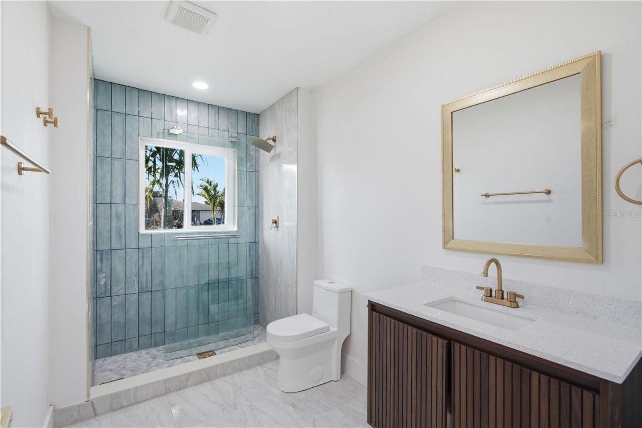 9460 Treasure Lane Ne, Saint Petersburg, FL 33702 Photo