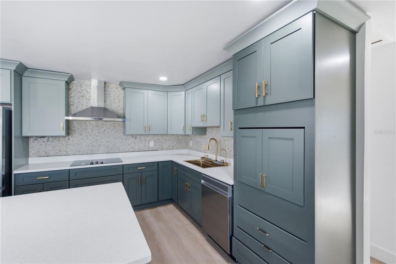 9460 Treasure Lane Ne, Saint Petersburg, FL 33702 Photo