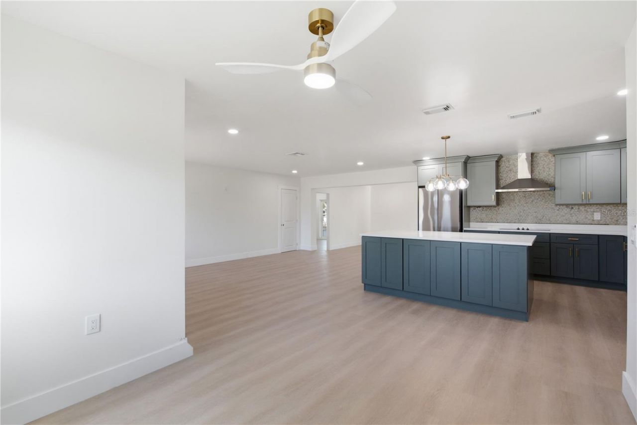 9460 Treasure Lane Ne, Saint Petersburg, FL 33702 Photo