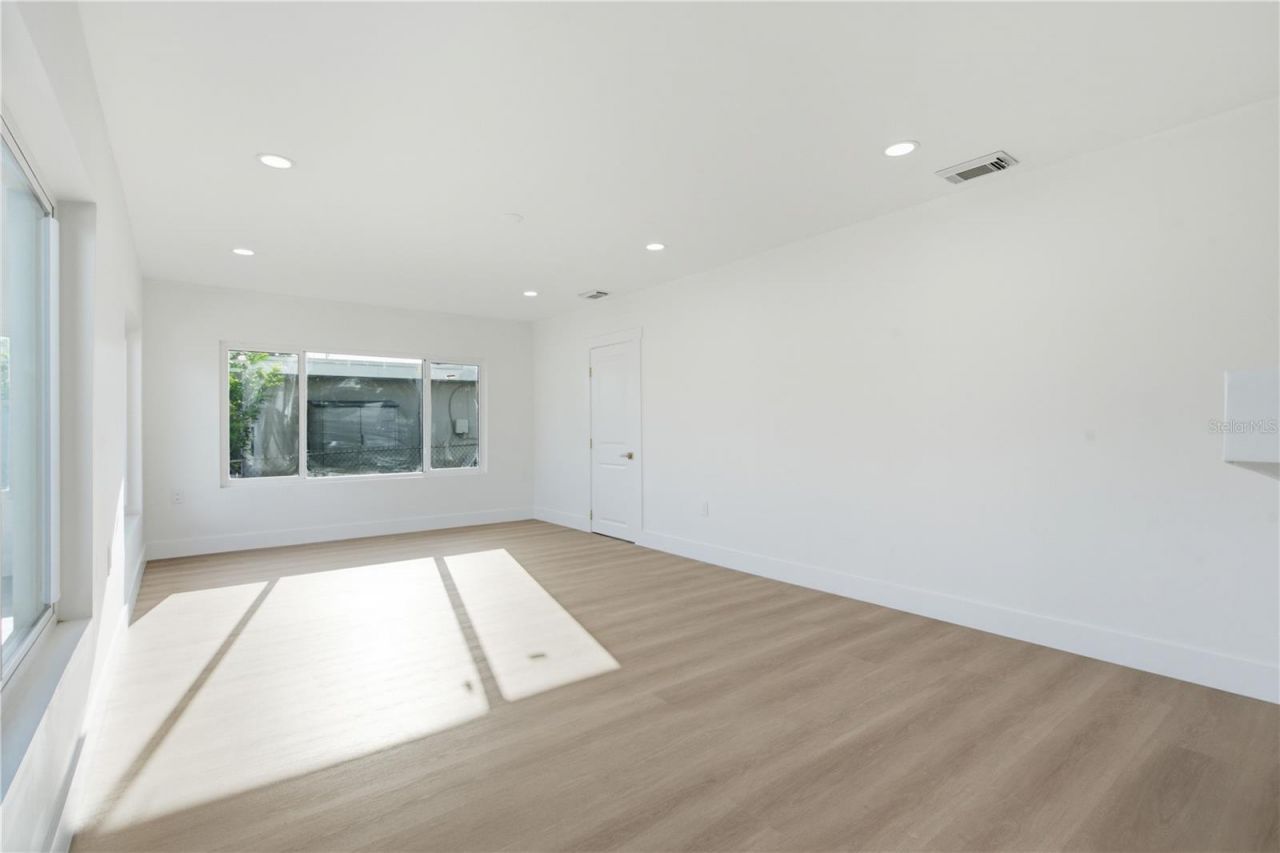9460 Treasure Lane Ne, Saint Petersburg, FL 33702 Photo