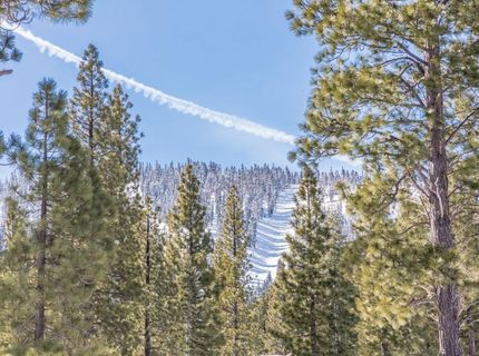 9517 Dunsmuir Way , Truckee, CA 96161 Photo