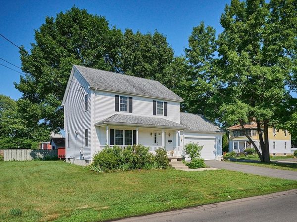 28 Admiral Street, Easthampton, MA 01027