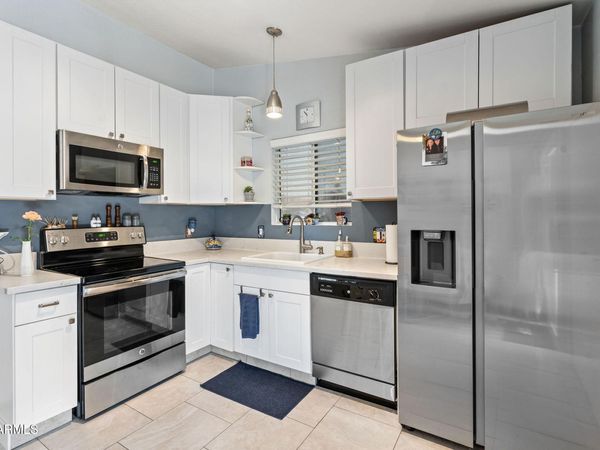 421 E BEHREND Drive E, Phoenix, AZ 85024