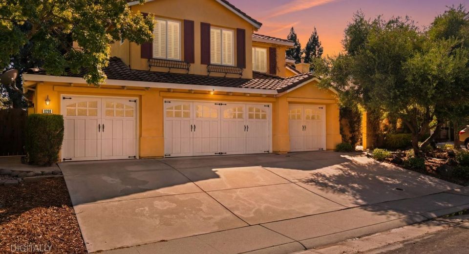 8208 Tail Race Dr, Roseville, CA 95747 Photo