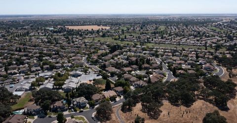 8208 Tail Race Dr, Roseville, CA 95747 Photo