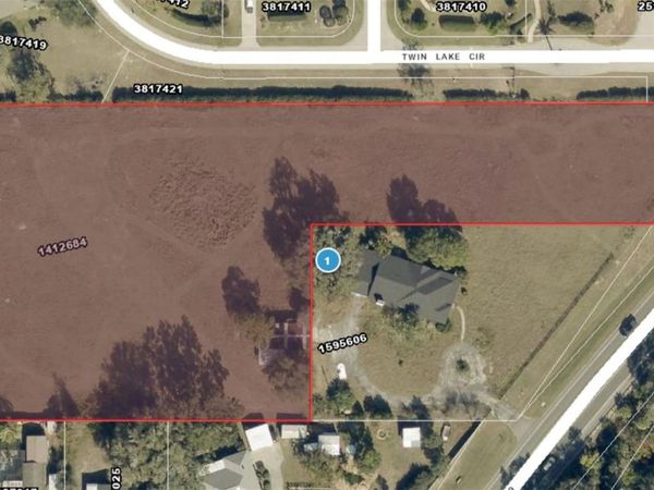 TWIN LAKE CIRCLE , UMATILLA, FL 32784