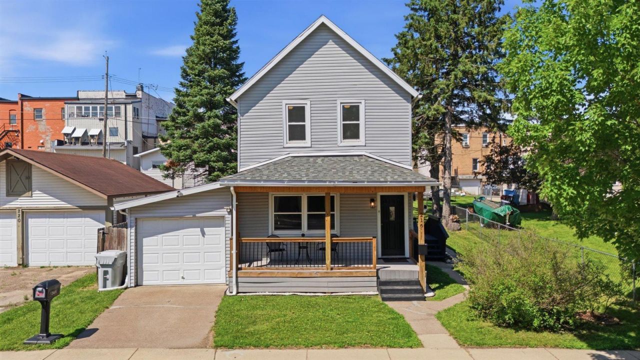 216 1st St SW , Chisholm, MN 55719