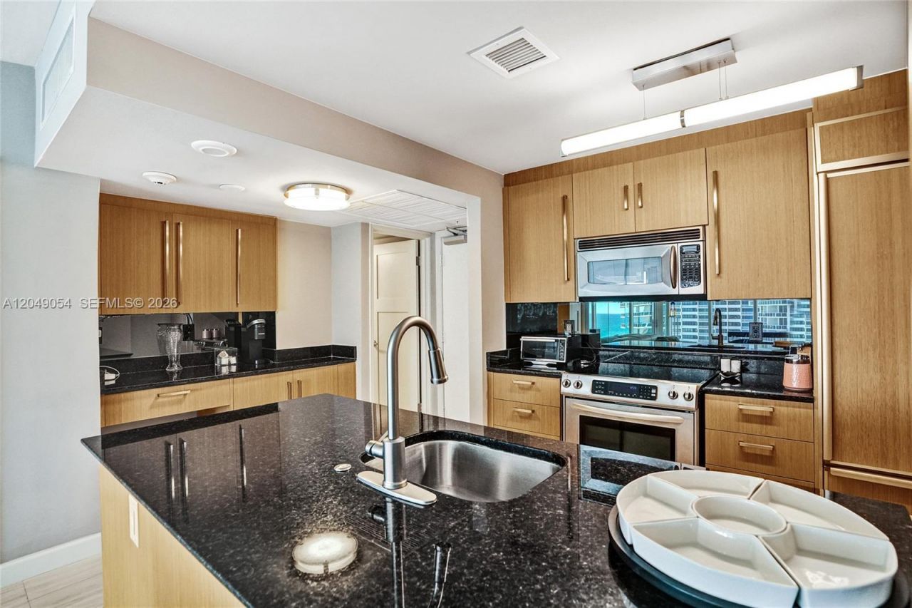 10275 Collins Ave , Unit 1116, Bal Harbour, FL 33154 Photo