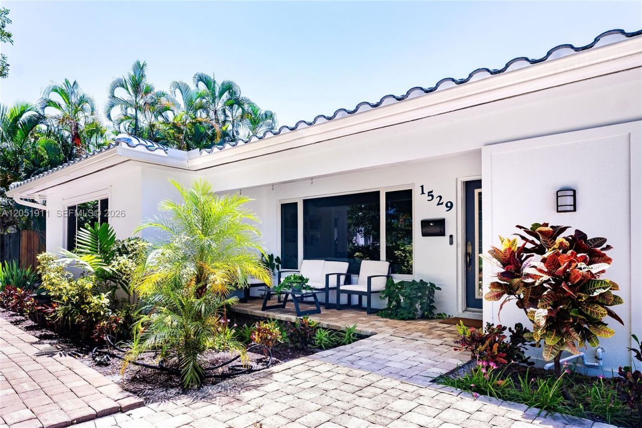 1529 Bayview Dr, Fort Lauderdale, FL 33304 Photo