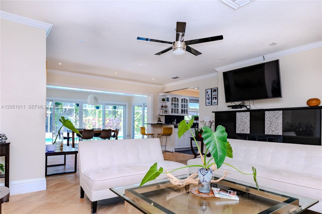 1529 Bayview Dr , Fort Lauderdale, FL 33304 Photo