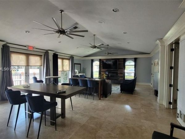 8871 Wiles Rd , Unit 301, Coral Springs, FL 33067