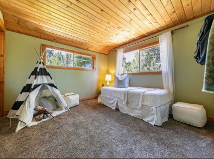 10425 The Strand, Truckee, CA 96161 Photo